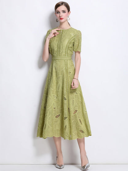 Retro Heavy-duty Hollowed-out Embroidered Round Neck Waist-cinching Short-sleeved Dress