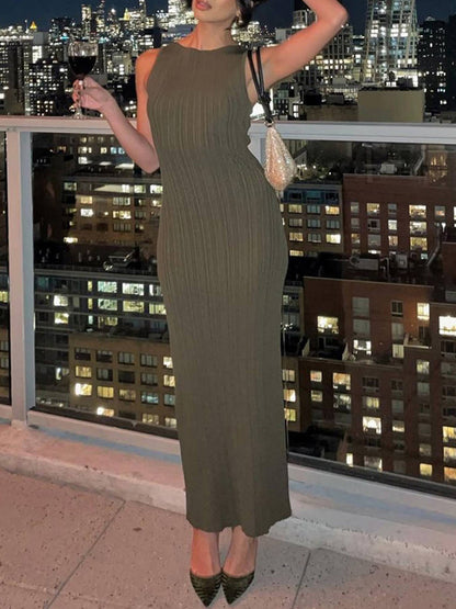 Skinny Sleeveless Pleated Solid Color Split-Back Round-Neck Maxi Dresses