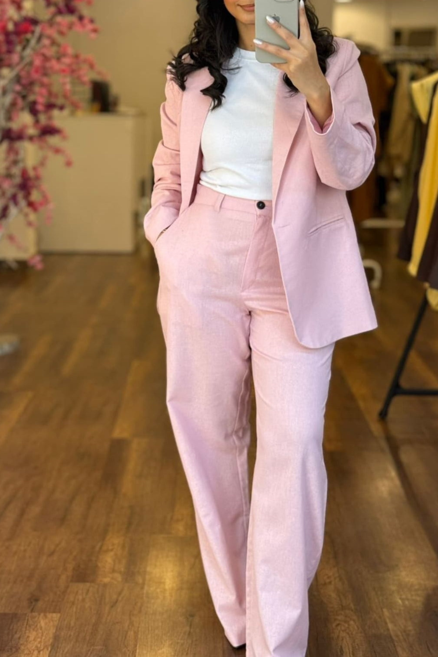 Pink Elegant and Modern Two-piece Suit