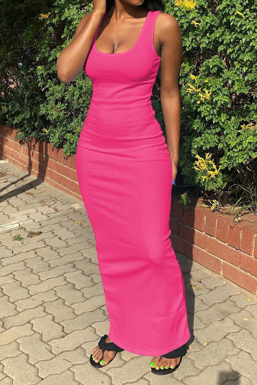 Ribbed Knit Scoop Neck Sleeveless Bodycon Midi Dress