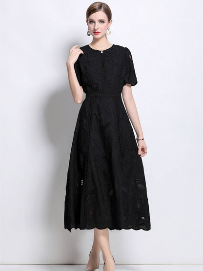 Retro Heavy-duty Hollowed-out Embroidered Round Neck Waist-cinching Short-sleeved Dress