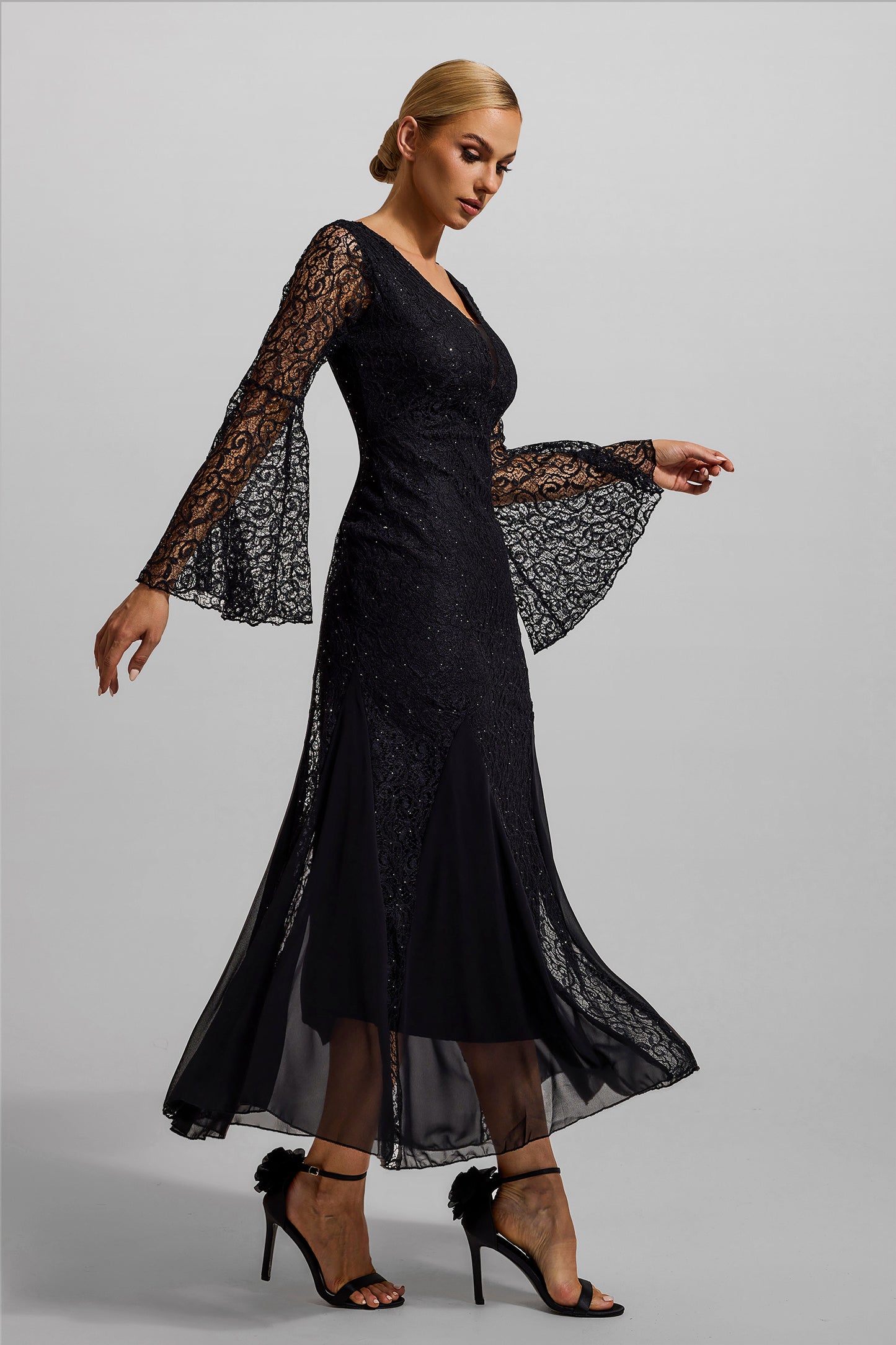 Lace Solid V-Neck Ball Sleeve Midi Dress