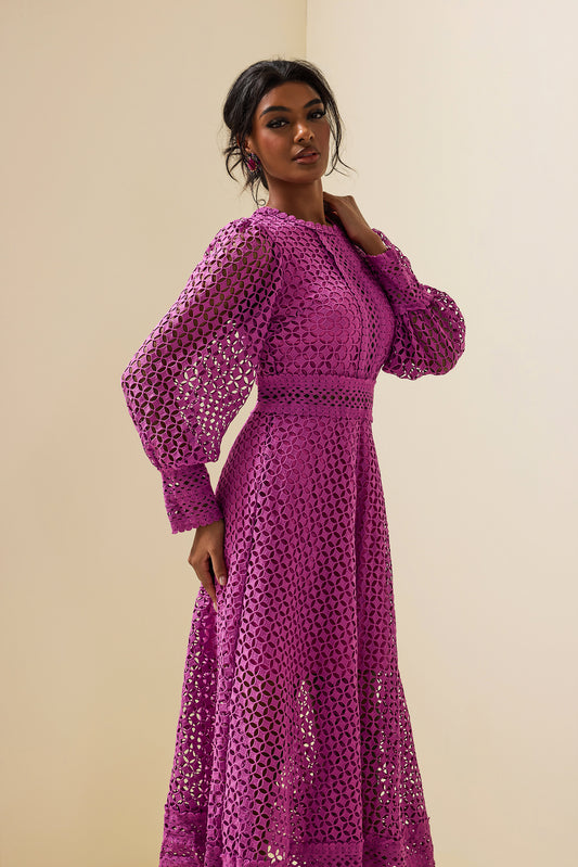 Solid Lace Lantern Sleeve Midi Dress