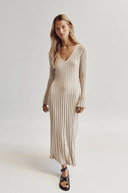 V-NECK Long Sleeved Knit Midi Dress