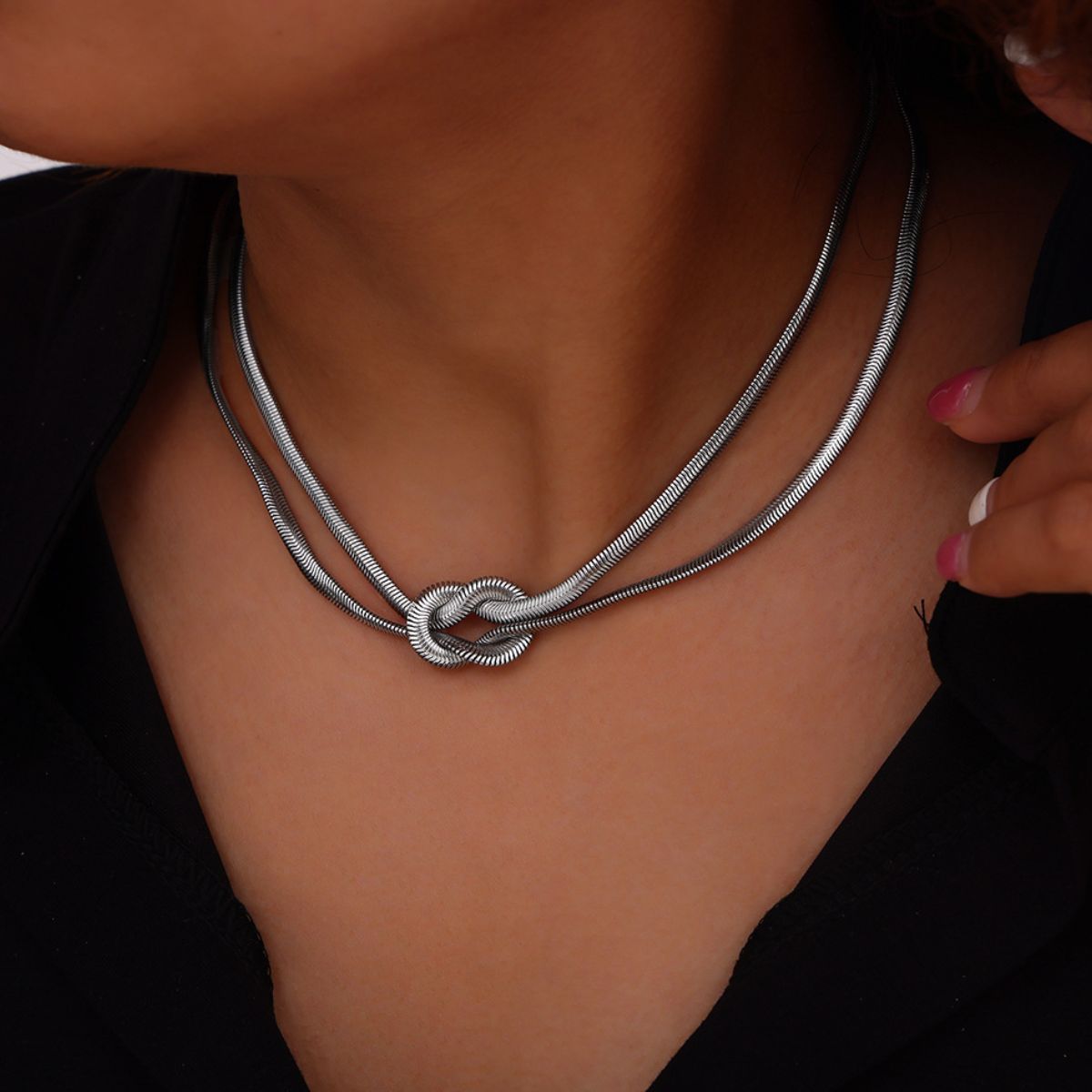 Logan Knot Necklace