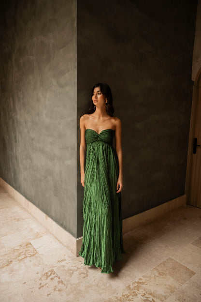 Elegant Strapless Pleated Maxi Dress – Emerald Green