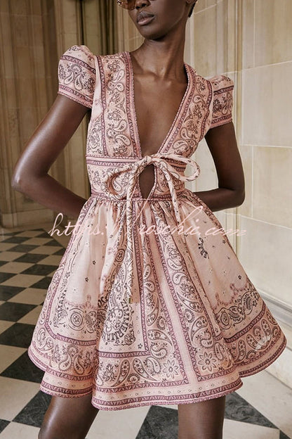 Unique Printed V-neck Short-sleeved Sexy Strappy Mini Dress
