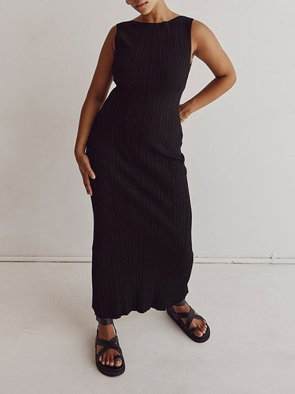 Skinny Sleeveless Pleated Solid Color Split-Back Round-Neck Maxi Dresses