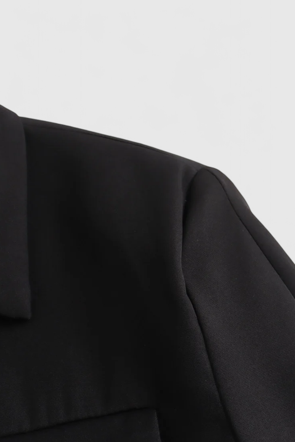 Cropped Utility Jacket | Turn-Down Collar, Flap Pockets