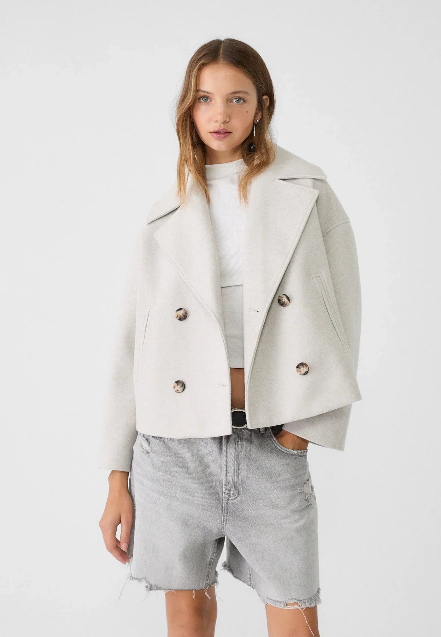 Chic Cropped Double-Breasted Jacket in Luxurious Wool Blend for Elegant Style