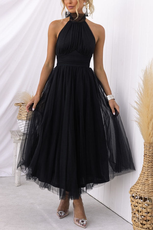 Elegant White Maxi Dress for Women – Flattering Halter Neck, Flowing Silhouette, Perfect for Weddings and Parties