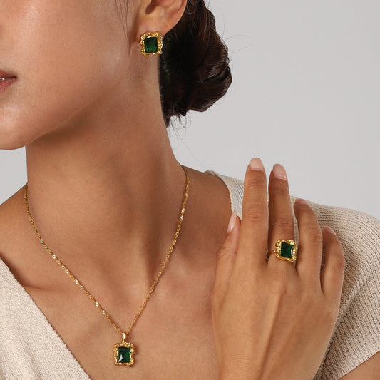 Esmeralda Emerald Pendant Necklace