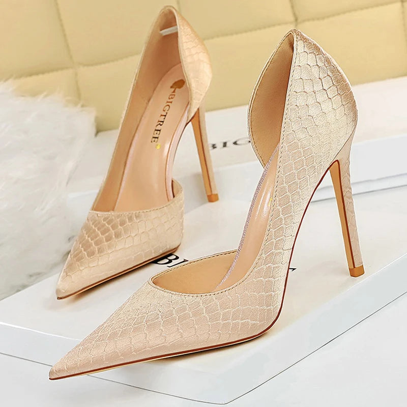 Snake-print Satin Women Pumps with Pointed Toe Kitten Heels
