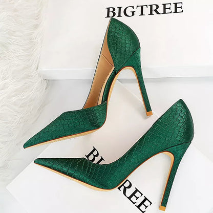 Serpentine Woman Pumps with Metal Stiletto High Heels