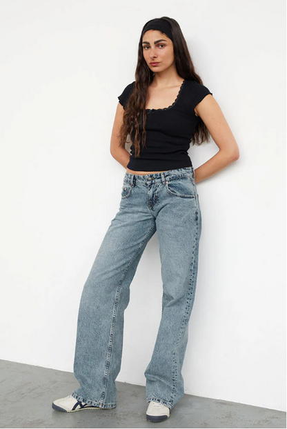Women Low-Rise Jeans