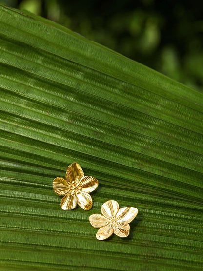 Floral Pattern Stud Earrings