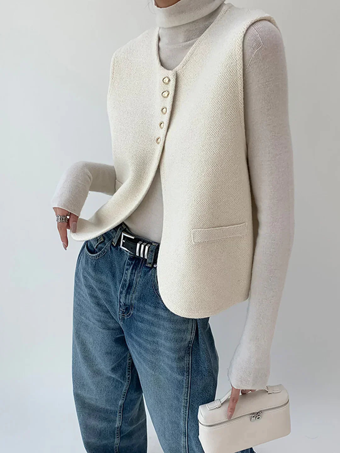 Atelier Knit Vest | Gold Button Detail | Regular Fit