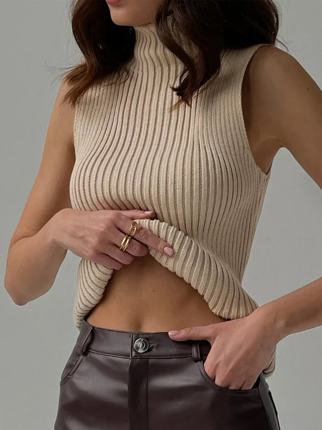 Casual Style Turtleneck Sleeveless Top