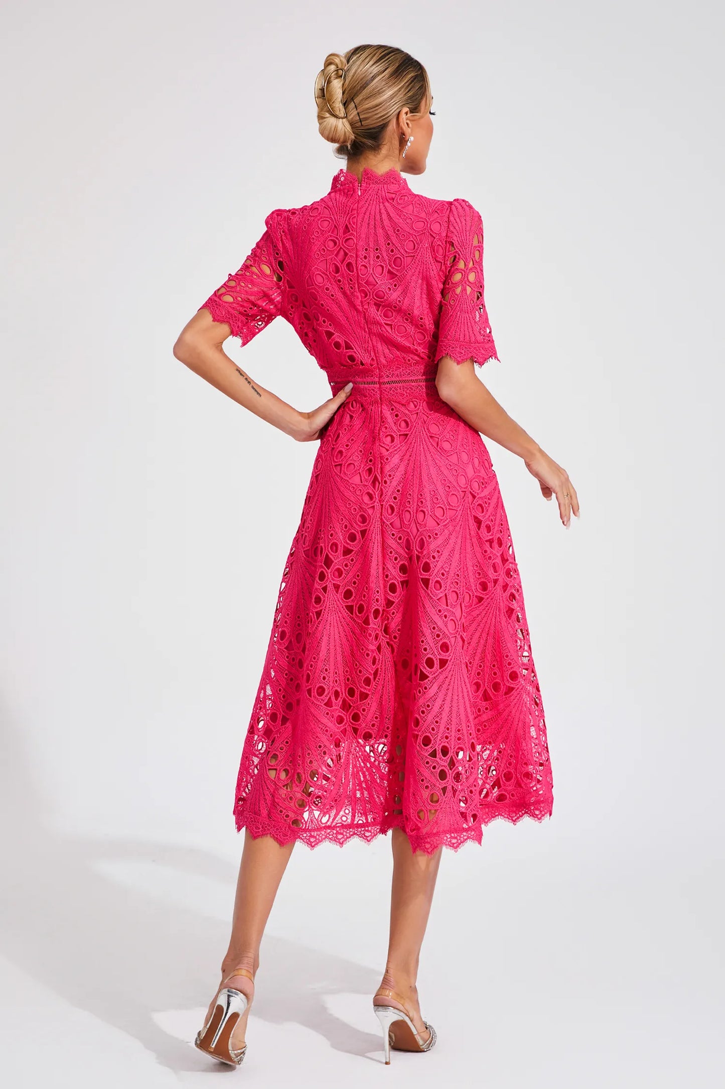 Lace Midi Dress – Elegant Scoop Neckline for Weddings and Special Events