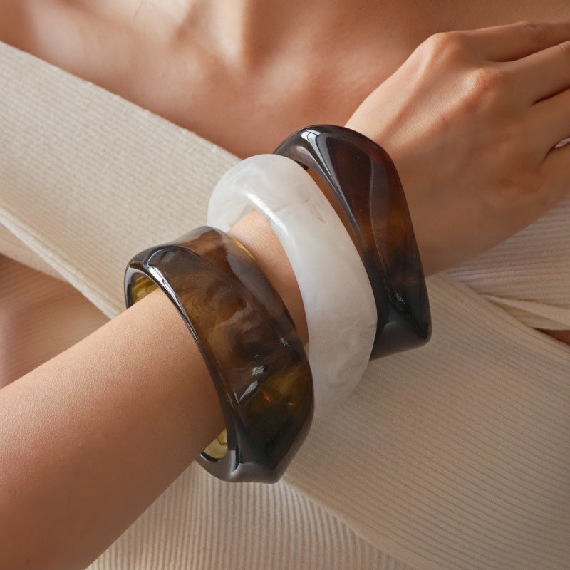 Irregular Geometric Round Acrylic Bracelet