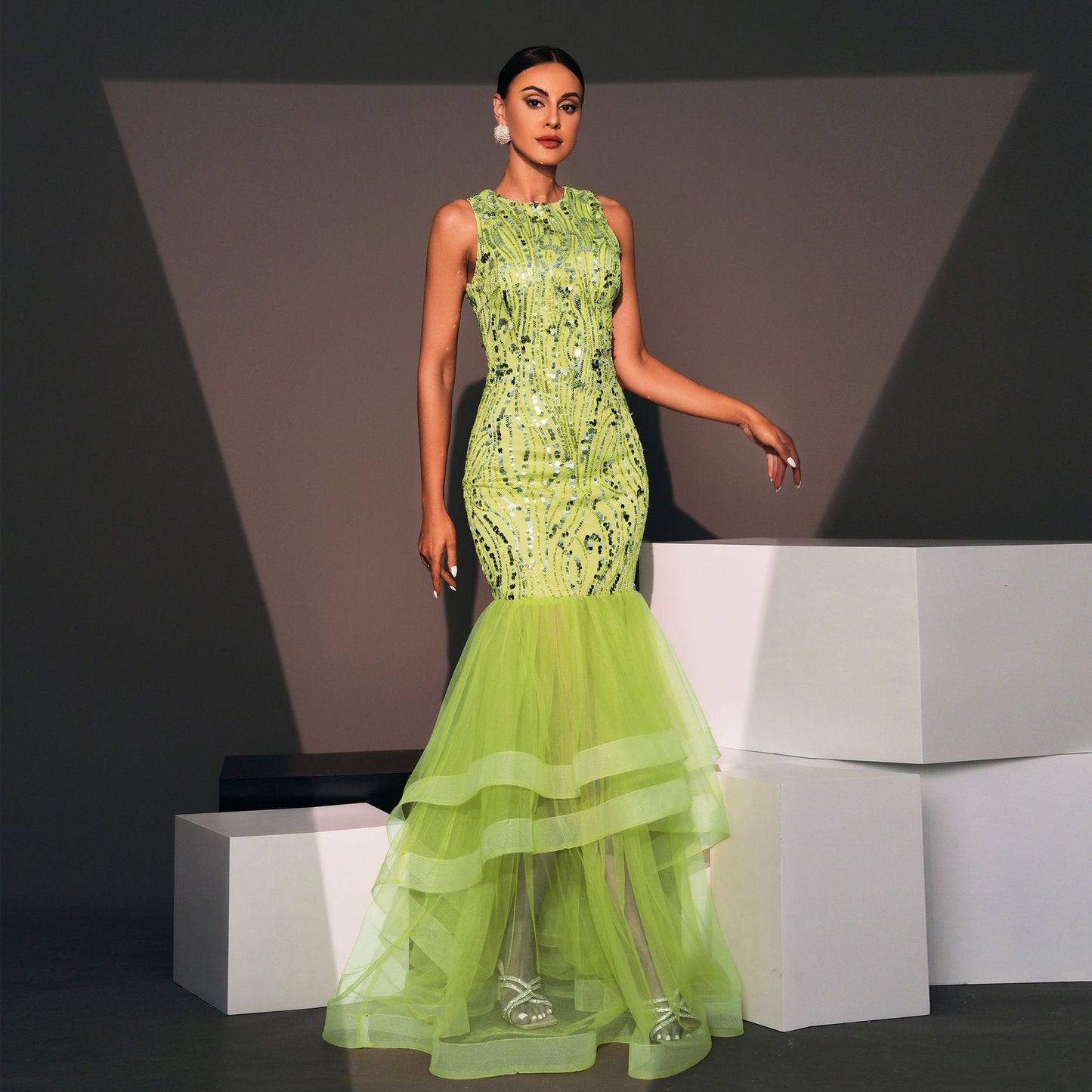 Elegant Long Sequined Sleeveless Round Neck Cocktail Evening Dress Bridesmaid Dress