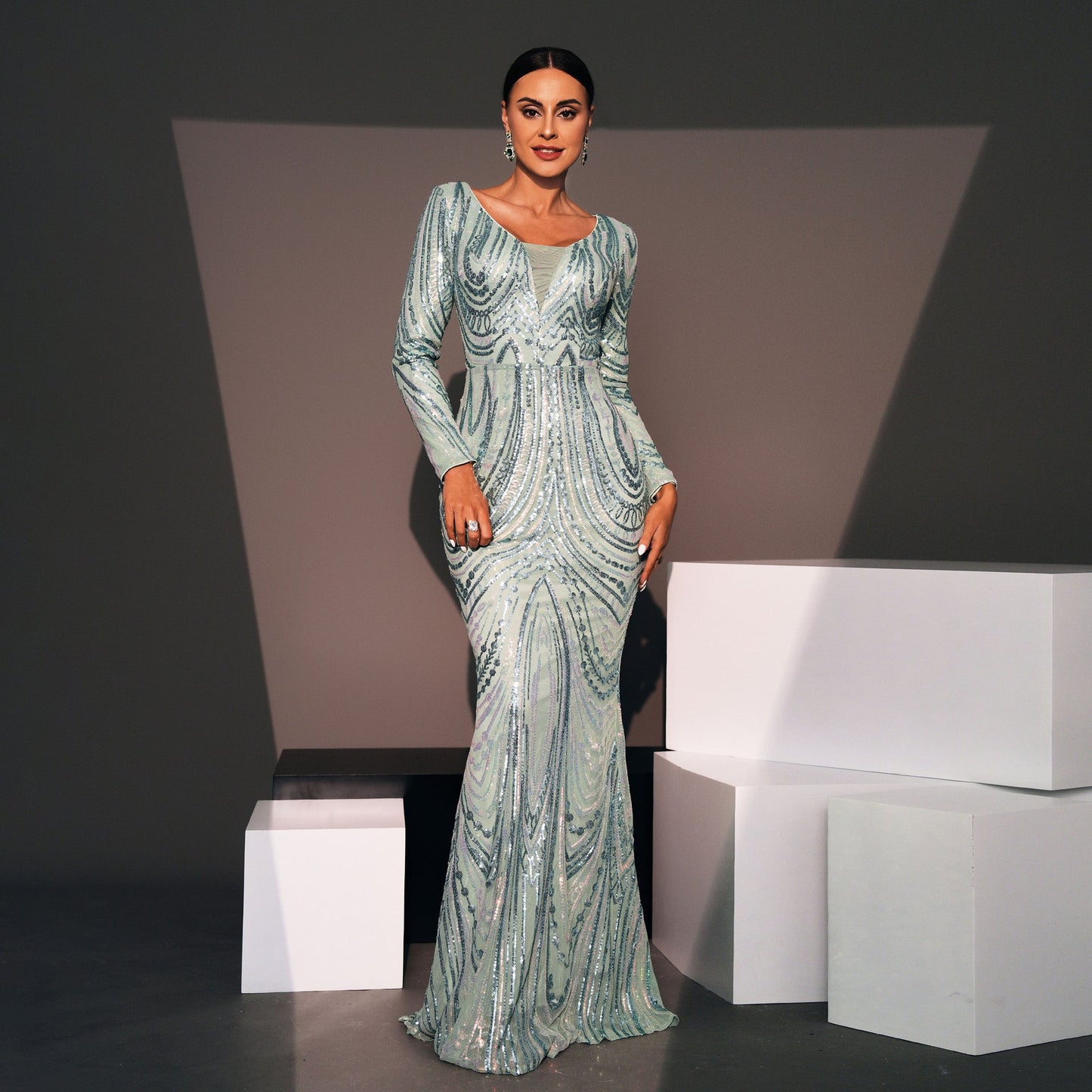 Long Sleeved Elegant V-neck Slim Fit Long Sequined Cocktail Evening Dress Bridesmaid