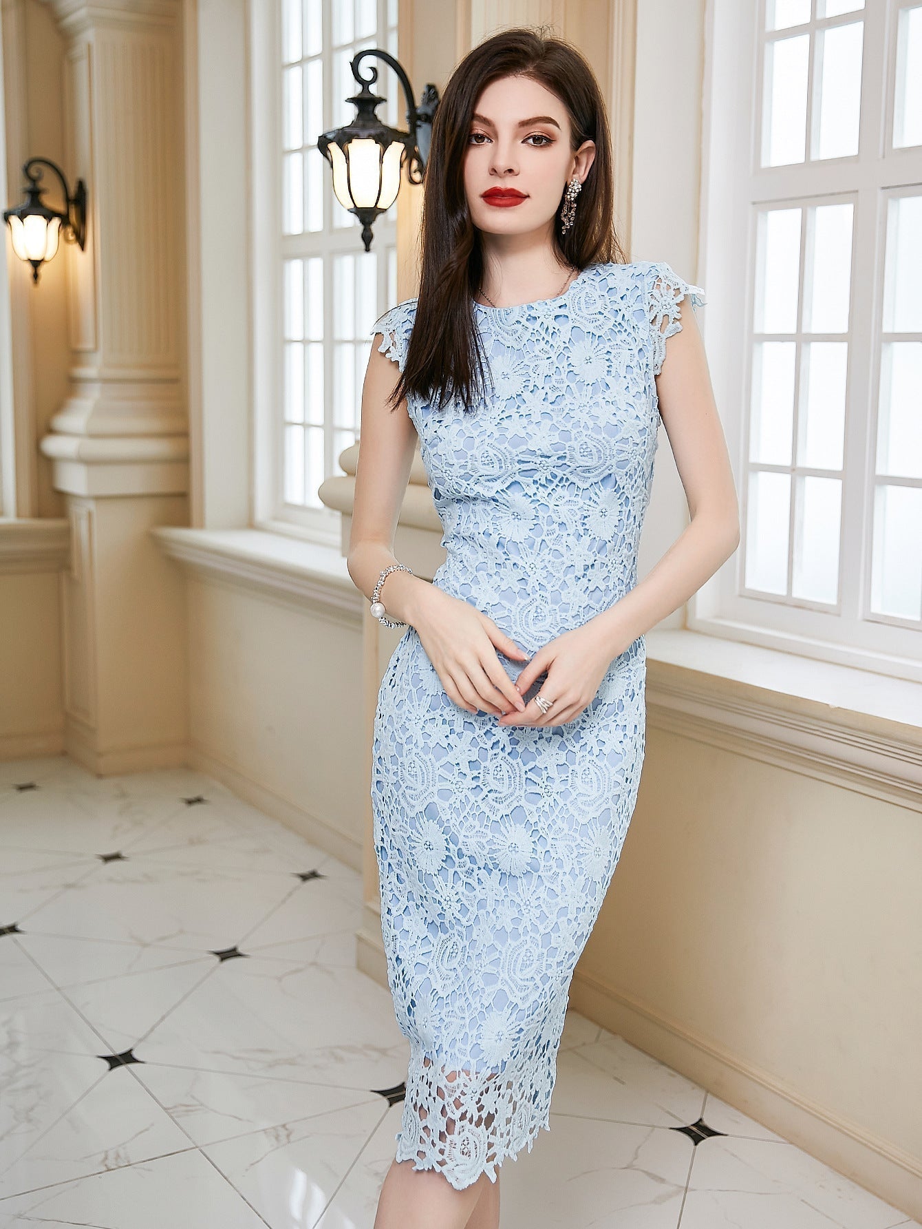 Crew Neck Cap Sleeve Floral Lace Scalloped Hem Sheath Midi Dress