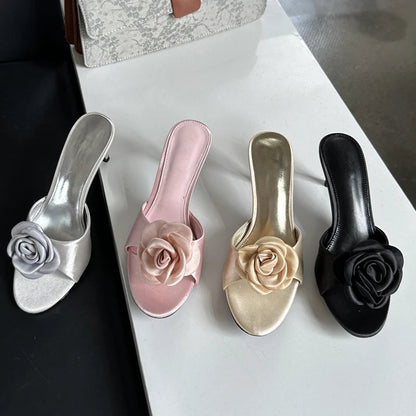 Summer Fashion Flower Woman Slippers with Thin Low Heels for Party or Stripping