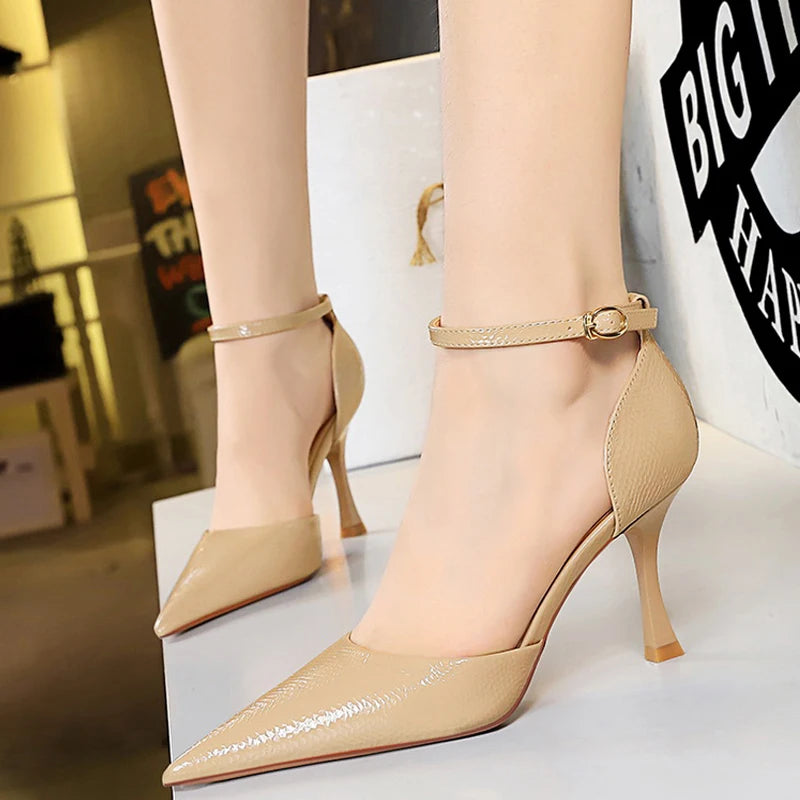 8 Cm Heels Women Pumps in Patent Leather with Snake Pattern Design and Kitten Heels