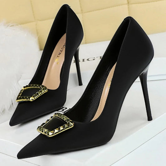 Luxury Banquet Shoes with Metal Buckle Decoration