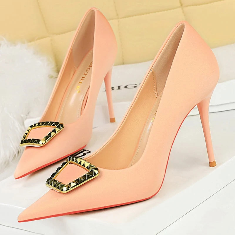 Luxury Banquet Shoes with Metal Buckle Decoration