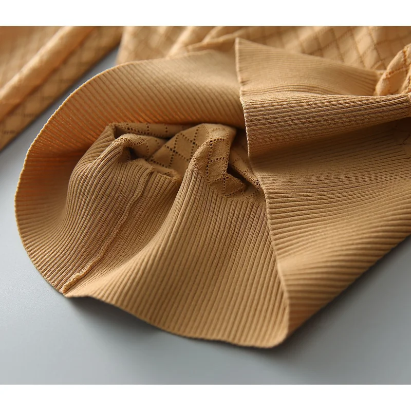 | Knit Top in Diamond Pattern