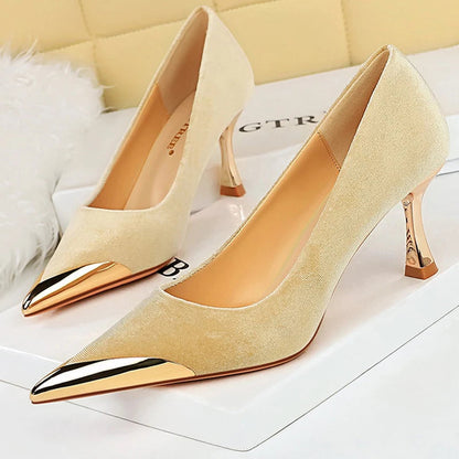 Metal Pointed Women Pumps with 7 cm Kitten Heels for Sexy Party Fashion