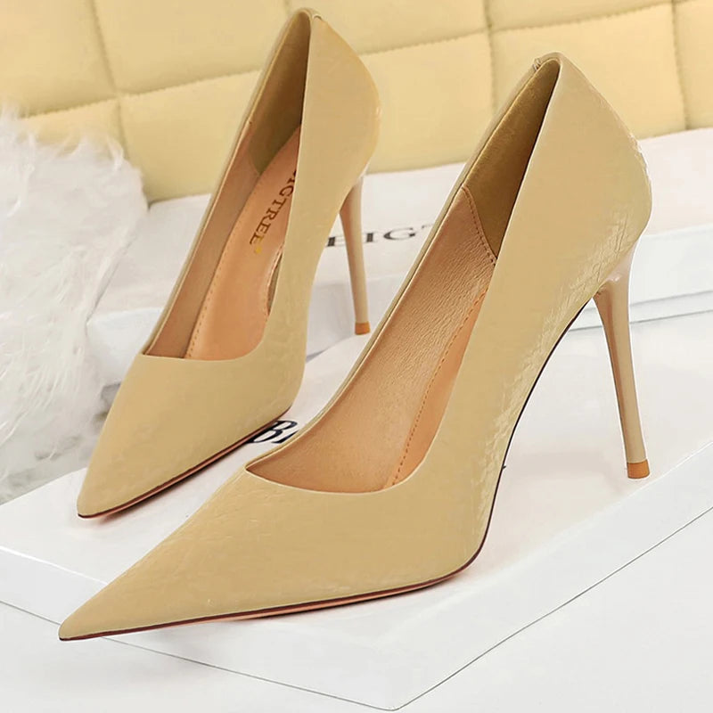 Designer Bow-knot High Heels for Elegant Banquets