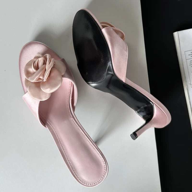 Summer Fashion Flower Woman Slippers with Thin Low Heels for Party or Stripping