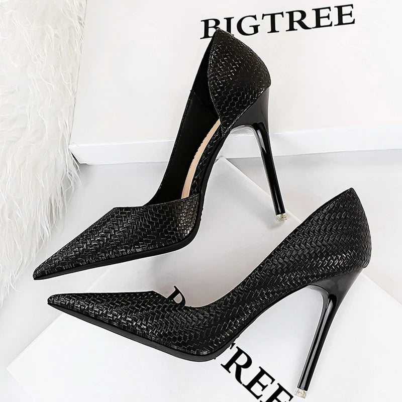 Serpentine Woman Pumps with Metal Stiletto High Heels
