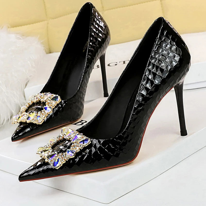 Metal Water Drill Buckle Woman Pumps Textured Patent Leather High Heels
