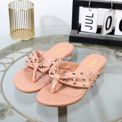 Modern ladies low heeled leather flat sandals for summer outdoor fashion