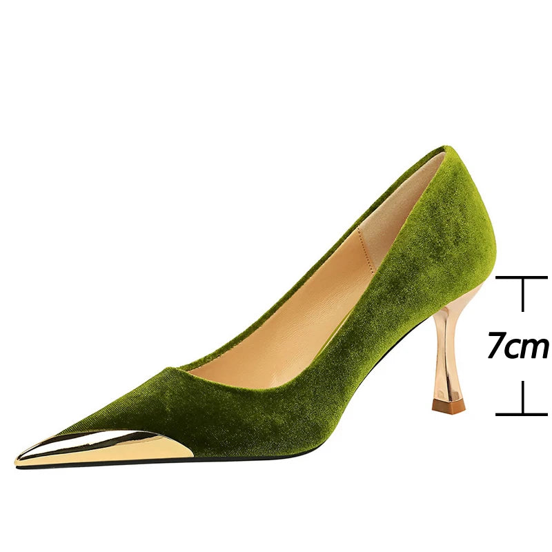 Metal Pointed Women Pumps with 7 cm Kitten Heels for Sexy Party Fashion