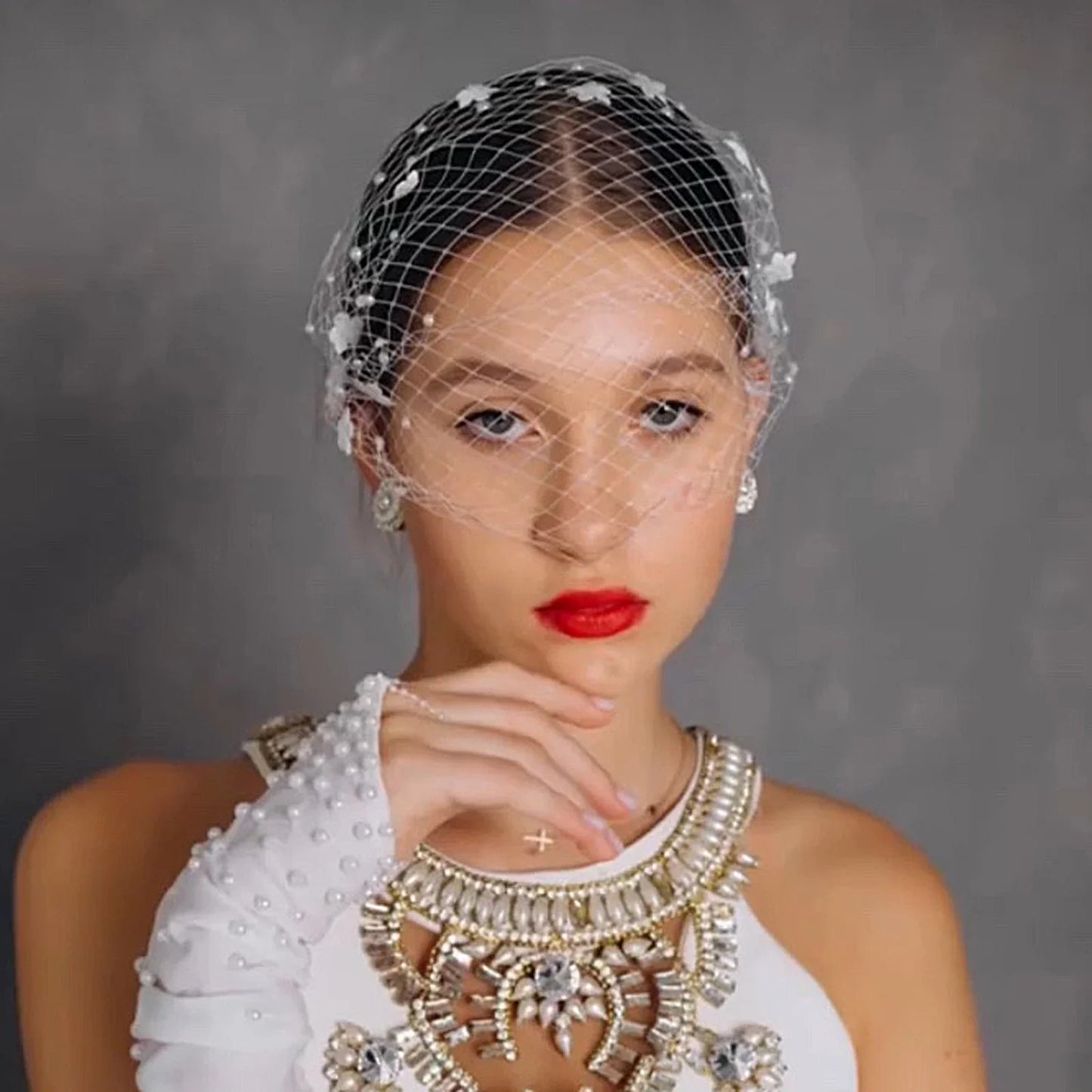 Fiona Mini Bridal Veil