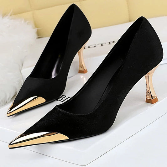 Metal Pointed Women Pumps with 7 cm Kitten Heels for Sexy Party Fashion