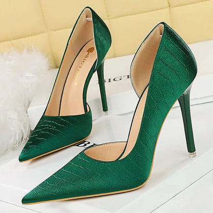 Sky Blue Vintage Stone Pattern High Heel Women Pumps