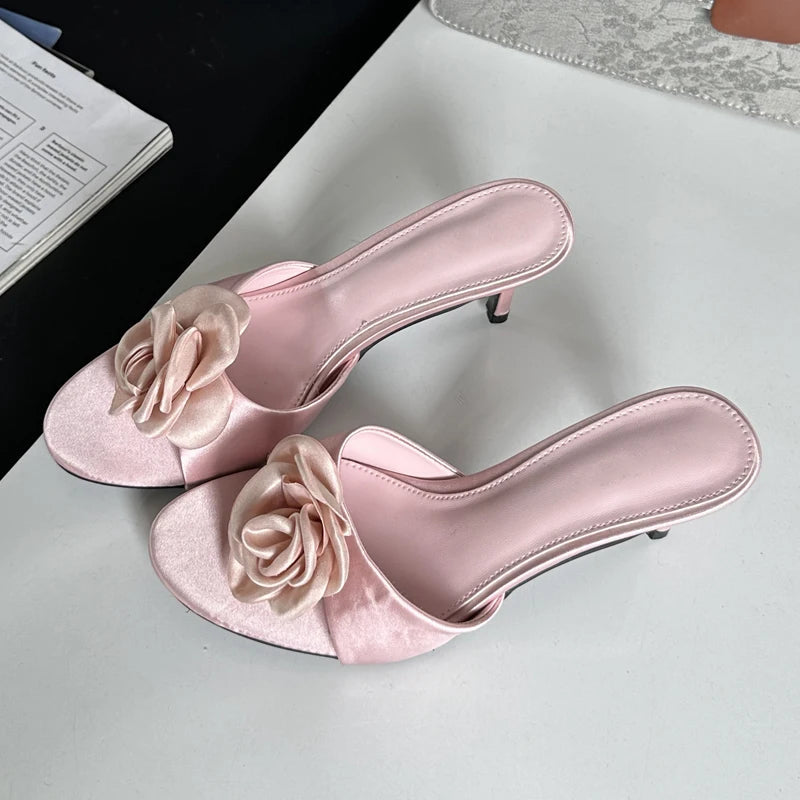Summer Fashion Flower Woman Slippers with Thin Low Heels for Party or Stripping