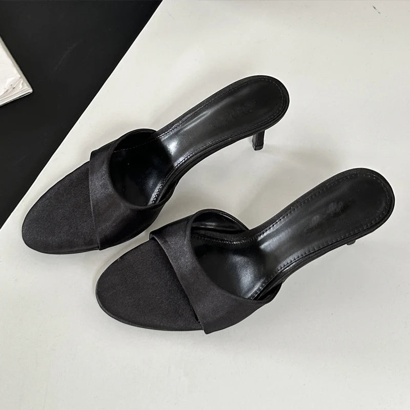 Summer Fashion Woman Slip On Low Heel Party Stripper Slippers