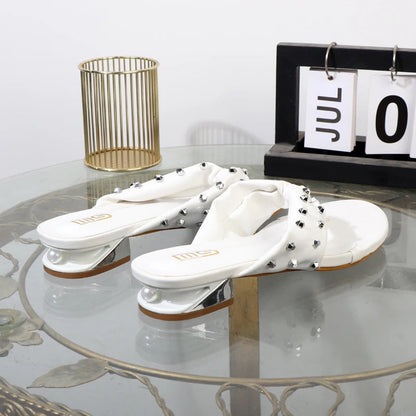 Modern ladies low heeled leather flat sandals for summer outdoor fashion