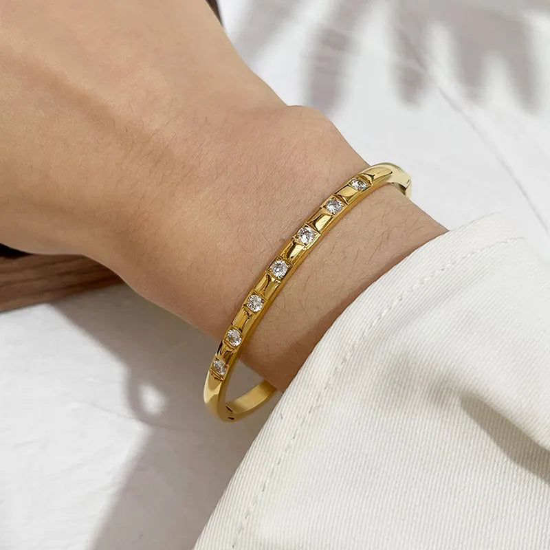 Bleue Arm Candy