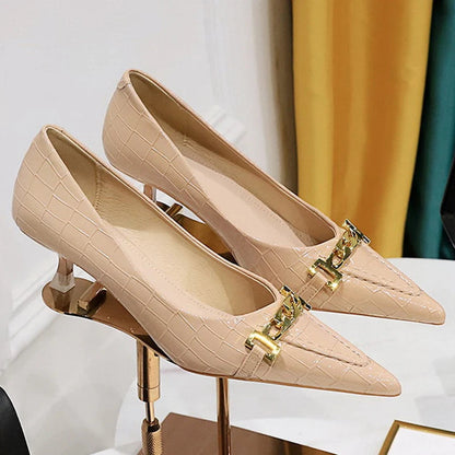 Metal Chain Decoration Women Pumps with Patent Leather Kitten High Heels