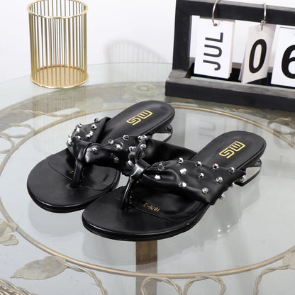 Modern ladies low heeled leather flat sandals for summer outdoor fashion
