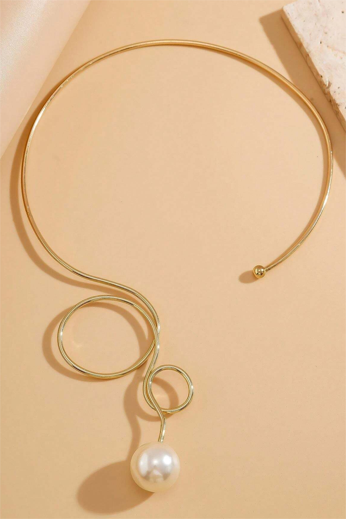Faux Pearl Irregular Shape Metal Necklace