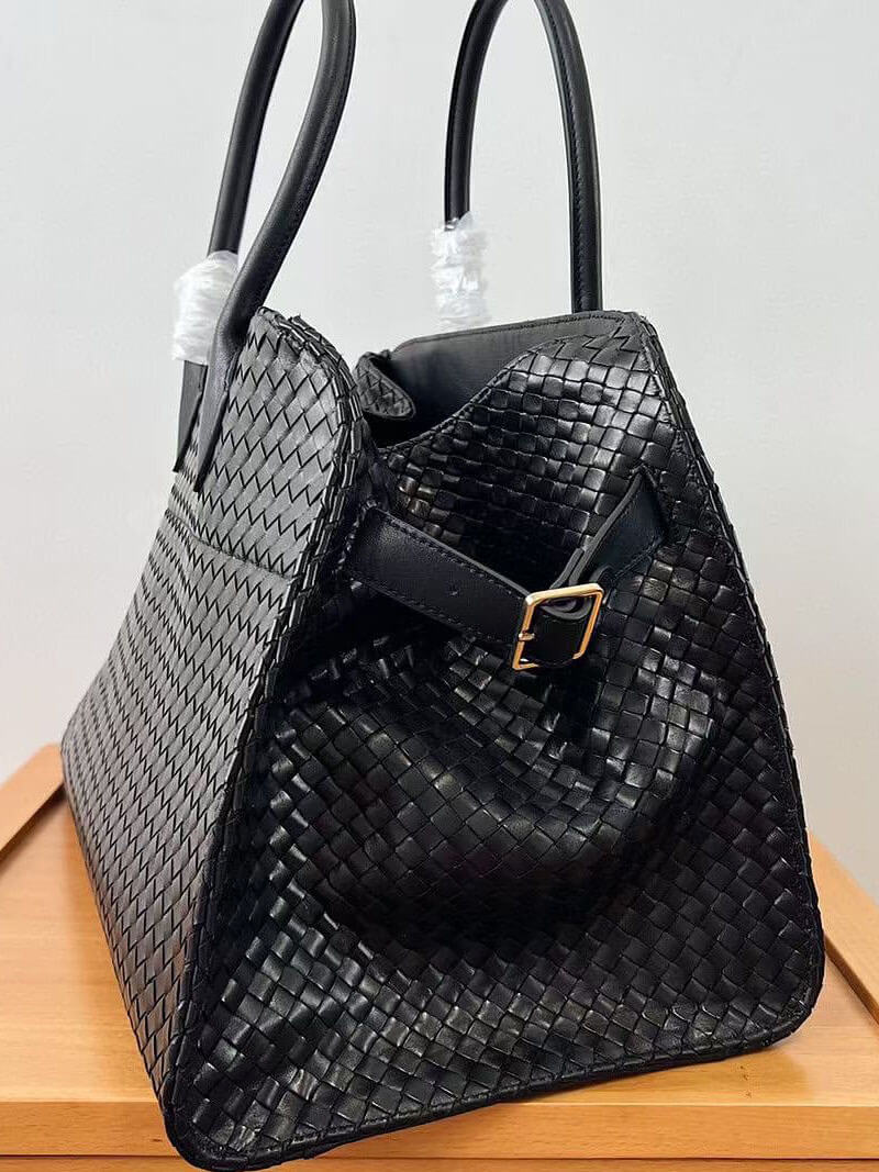 Women'S Handbag With Braid Design